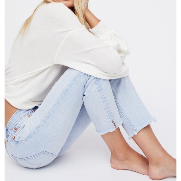 levi's 501 cropped taper jeans